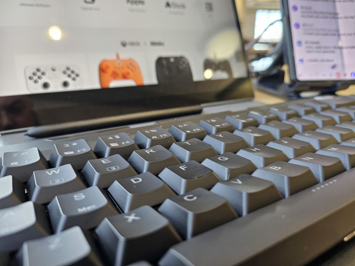 Picture of a keyboard with full travel keys 